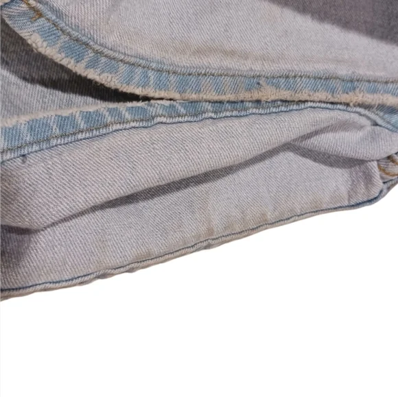 A&F Curve Love 90s Relaxed Fit High Rise Jeans Light Wash - Picture 12 of 15